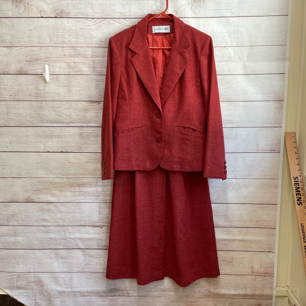 VINTAGE WHITE STAG WOOL BLEND MIDI SKIRT AND BLAZER SET IN REDDISH BROWN